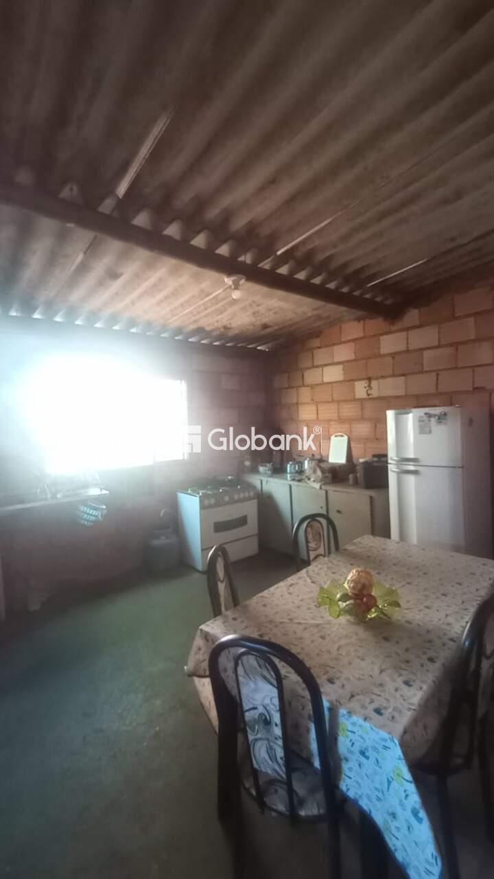 Casa 4 quartos à venda Santa Laura 100m² Montes Claros MG: eef97bf7-464c-40fb-acf6-0043c6974364