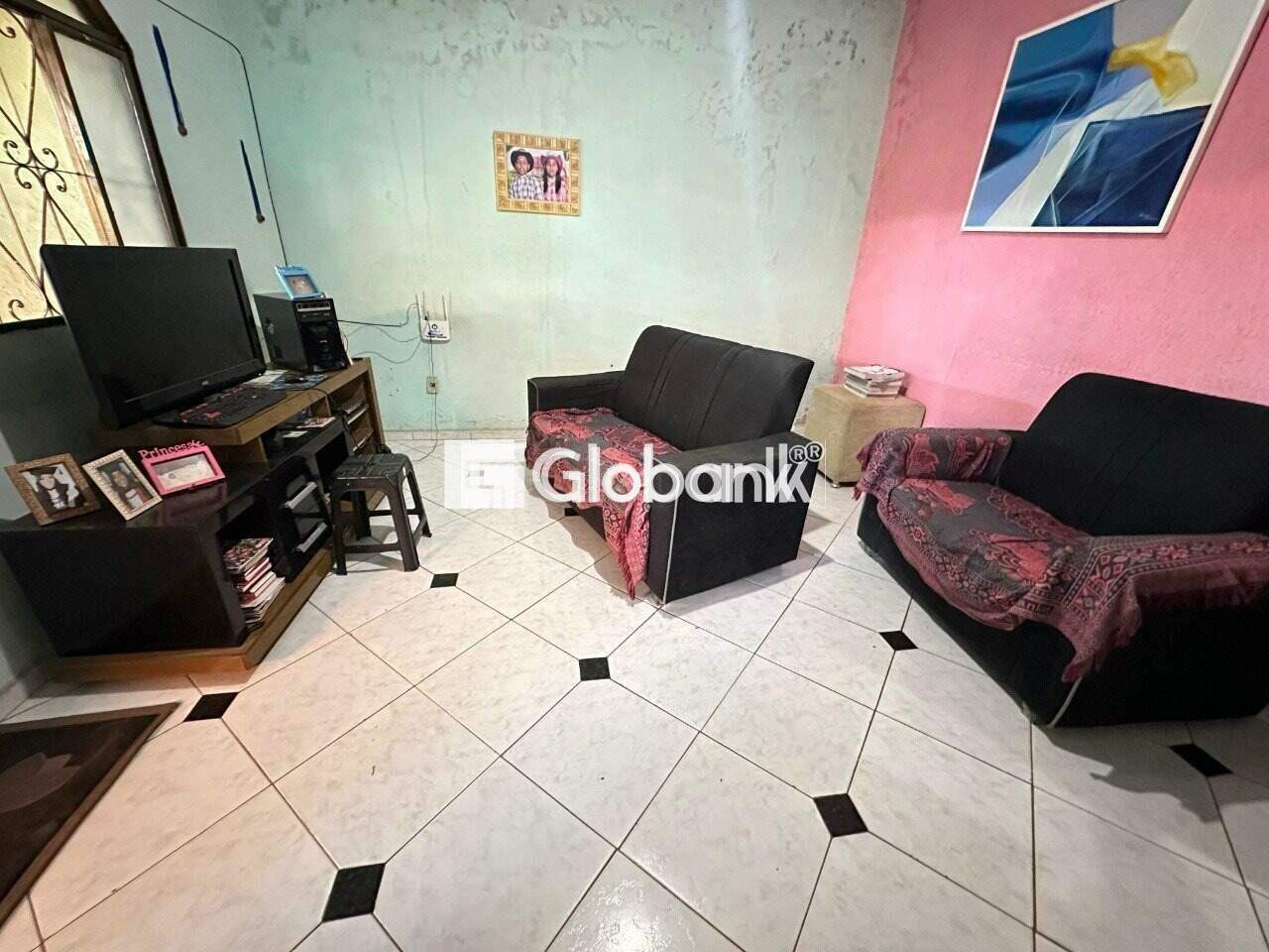 Casa 3 quartos à venda Carmelo 82m² Montes Claros MG: 32