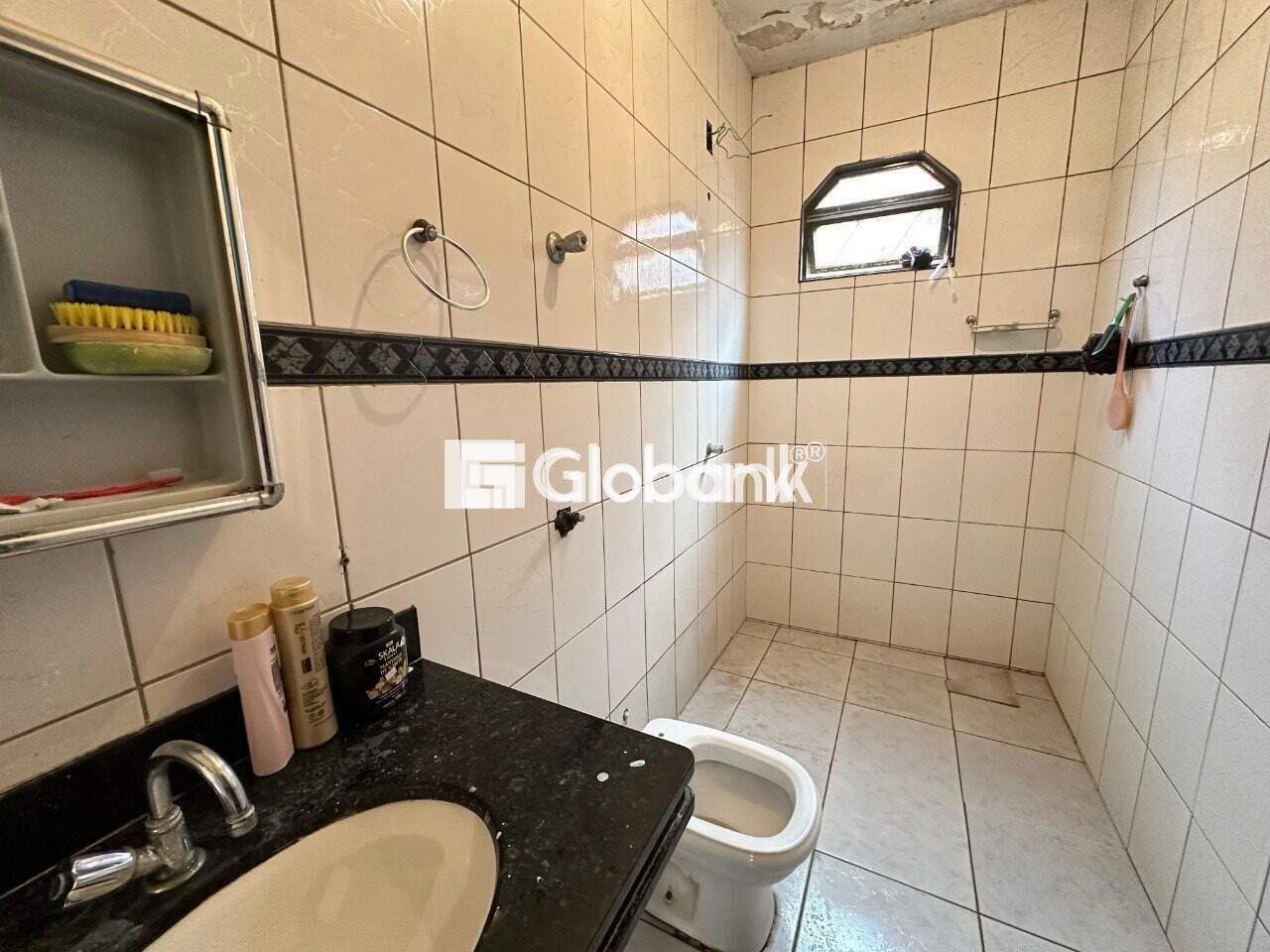 Casa 3 quartos à venda Carmelo 82m² Montes Claros MG: 35