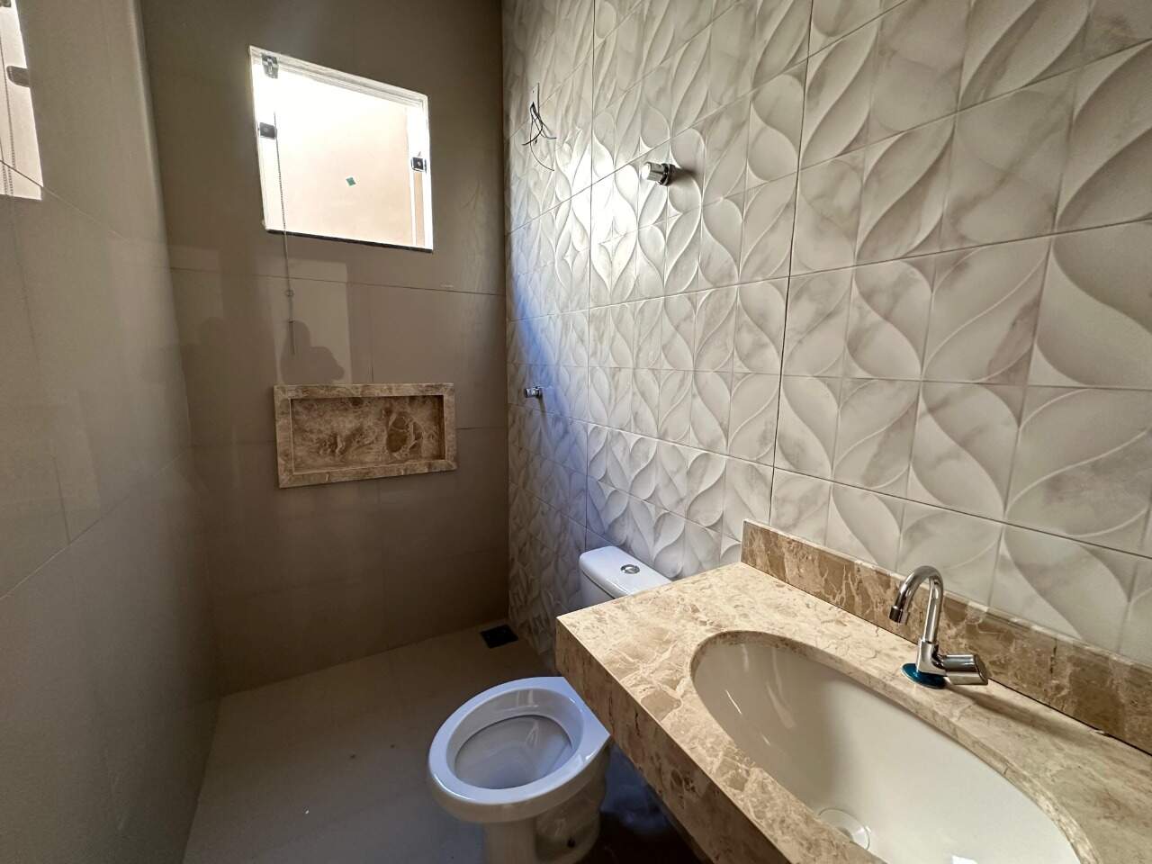 Casa 3 quartos para aluguel Delfino Magalhães 78m² Montes Claros MG: Banheiro social