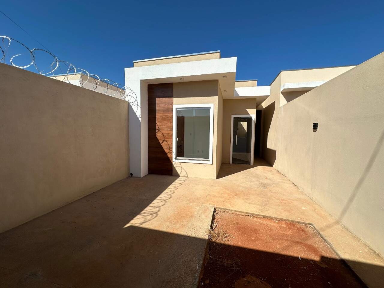 Casa 3 quartos para aluguel Delfino Magalhães 78m² Montes Claros MG: Fachada