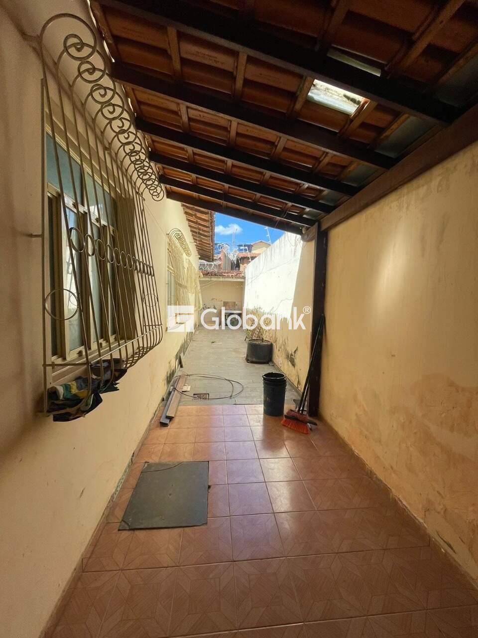 Casa 4 quartos à venda Vila Regina 140m² Montes Claros MG: QUINTAL- REA DE SERVI O