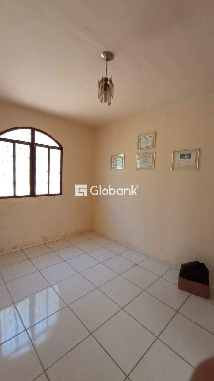 Casa 4 quartos à venda Vila Greice 170m² Montes Claros MG: 