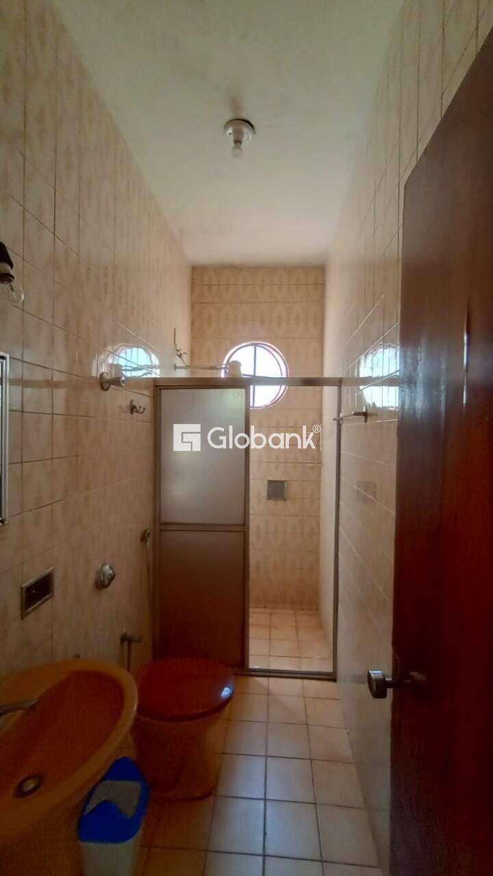 Casa 4 quartos à venda Vila Greice 170m² Montes Claros MG: 