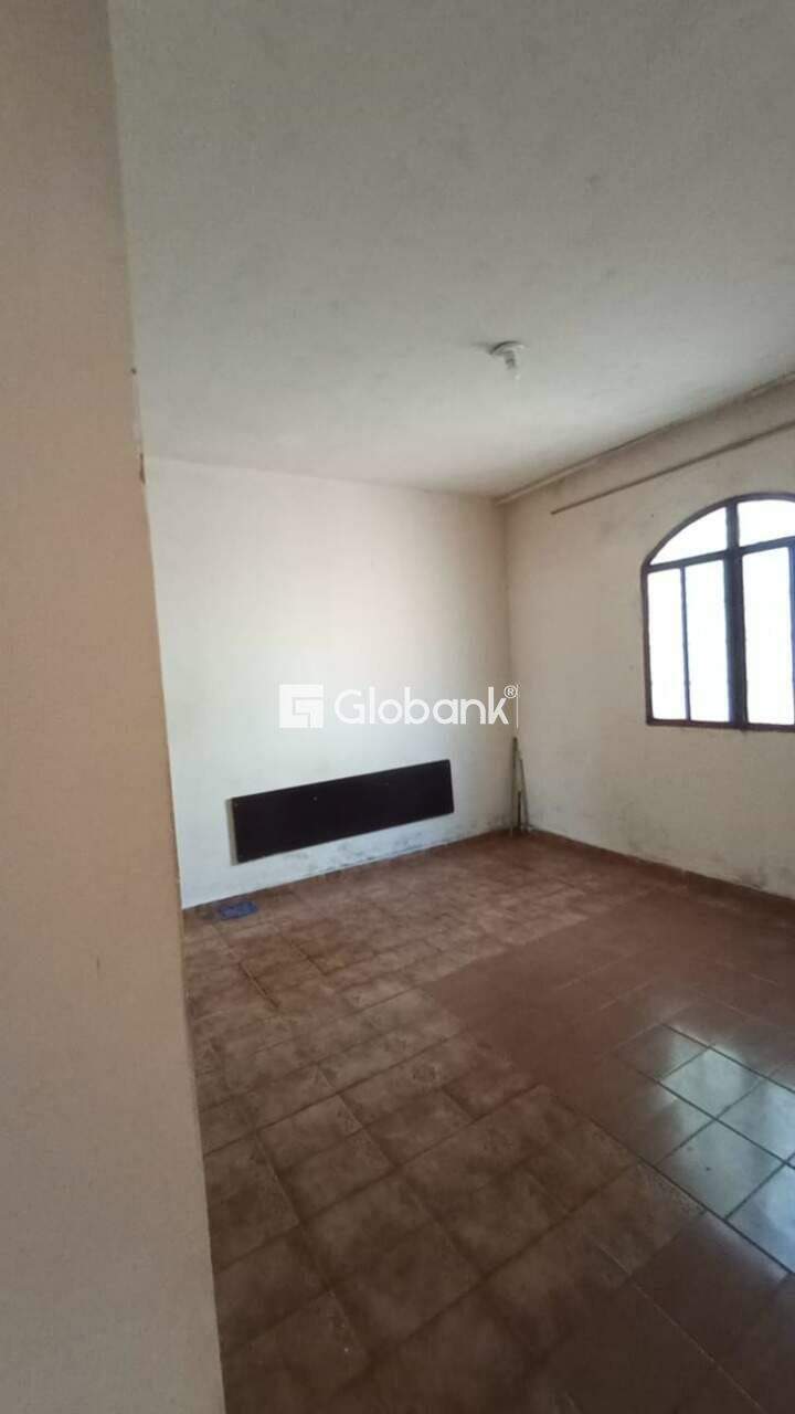 Casa 4 quartos à venda Vila Greice 170m² Montes Claros MG: 