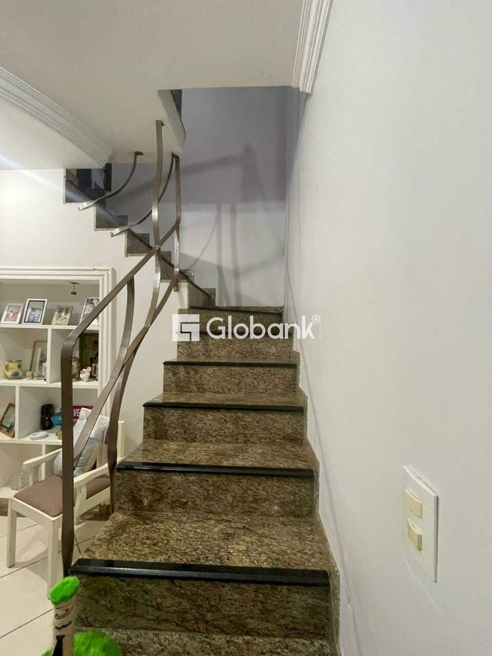 Casa 3 quartos à venda Morada do Sol 150m² Montes Claros MG: ESCADAS