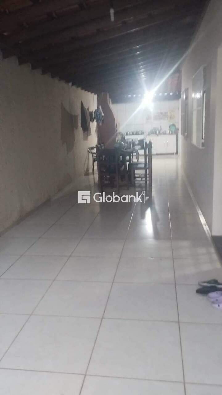 Casa 3 quartos à venda Acácias 200m² Montes Claros MG: 3