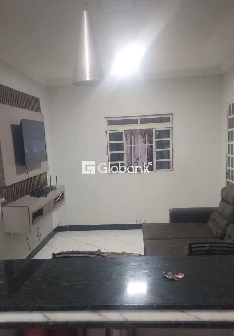 Casa 3 quartos à venda Acácias 200m² Montes Claros MG: 5