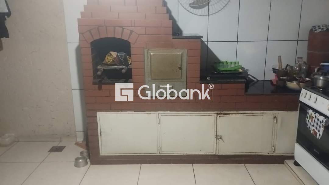 Casa 3 quartos à venda Acácias 200m² Montes Claros MG: 8