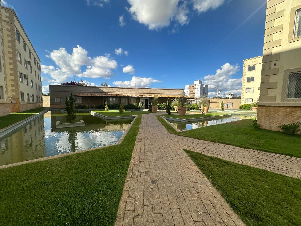 Apartamento 3 quartos para aluguel Augusta Mota 90m² Montes Claros MG: Fachada interna