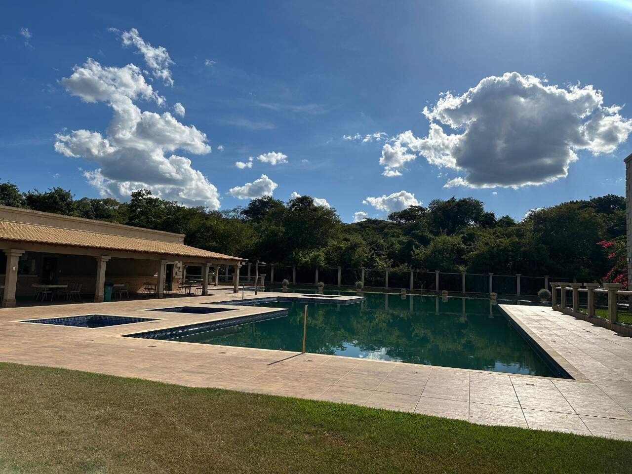 Apartamento 3 quartos para aluguel Augusta Mota 90m² Montes Claros MG: Piscina
