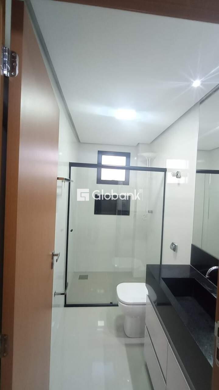 Apartamento 3 quartos à venda Augusta Mota 98m² Montes Claros MG: Banho social