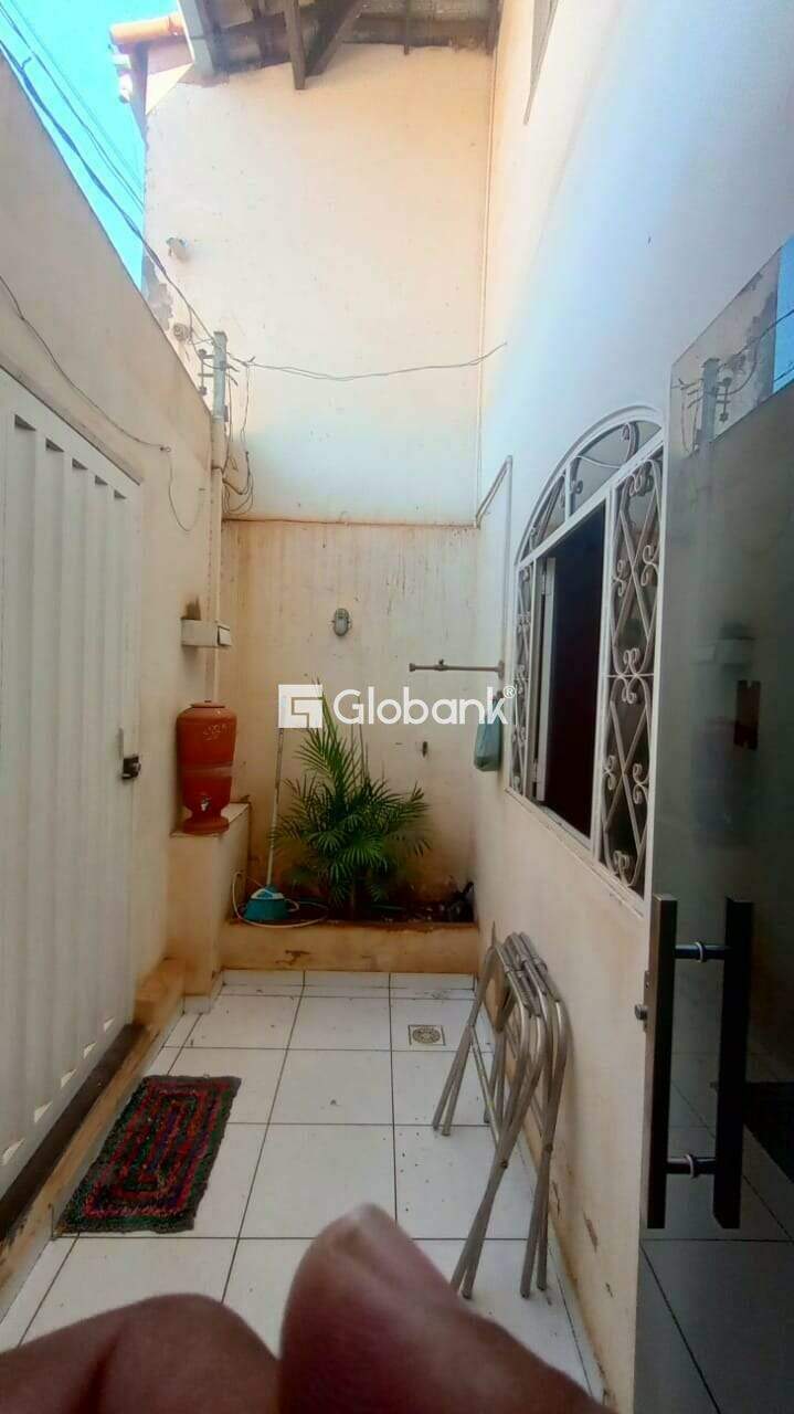 Sobrado 4 quartos à venda Delfino Magalhães 250m² Montes Claros MG: 27