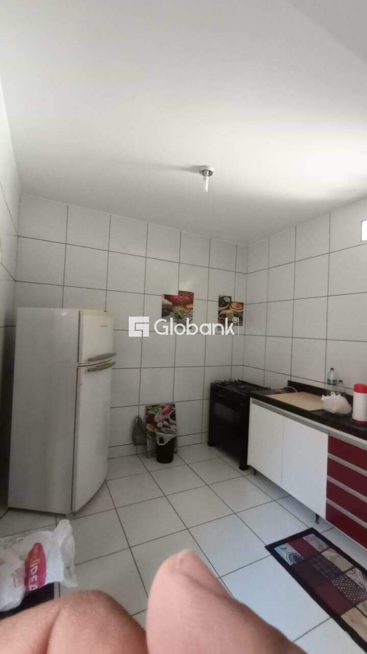Sobrado 4 quartos à venda Delfino Magalhães 250m² Montes Claros MG: 28