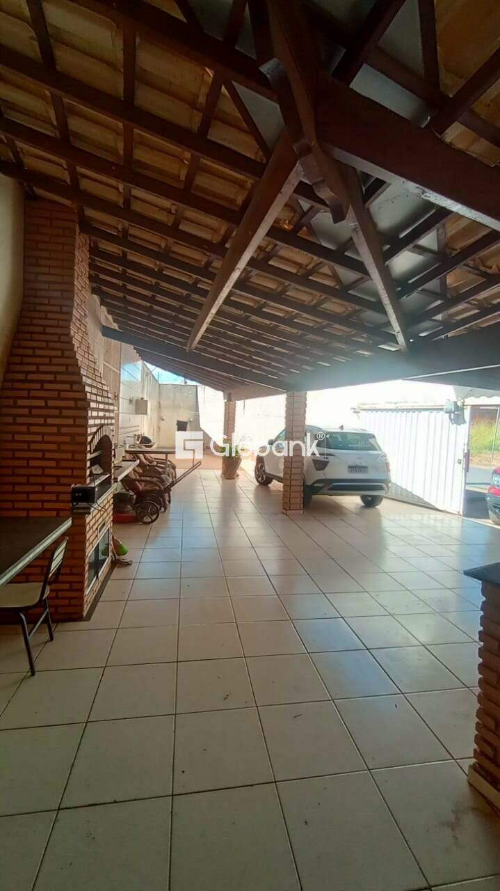 Sobrado 4 quartos à venda Delfino Magalhães 250m² Montes Claros MG: 33