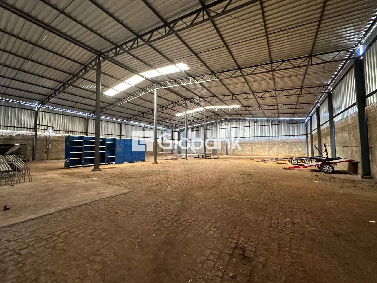 Galpão para aluguel Alto São João 1.293m² Montes Claros MG: 