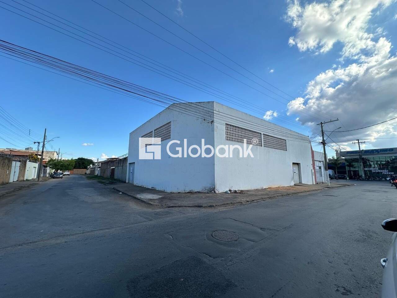 Galpão para aluguel Alto São João 442m² Montes Claros MG: Fachada