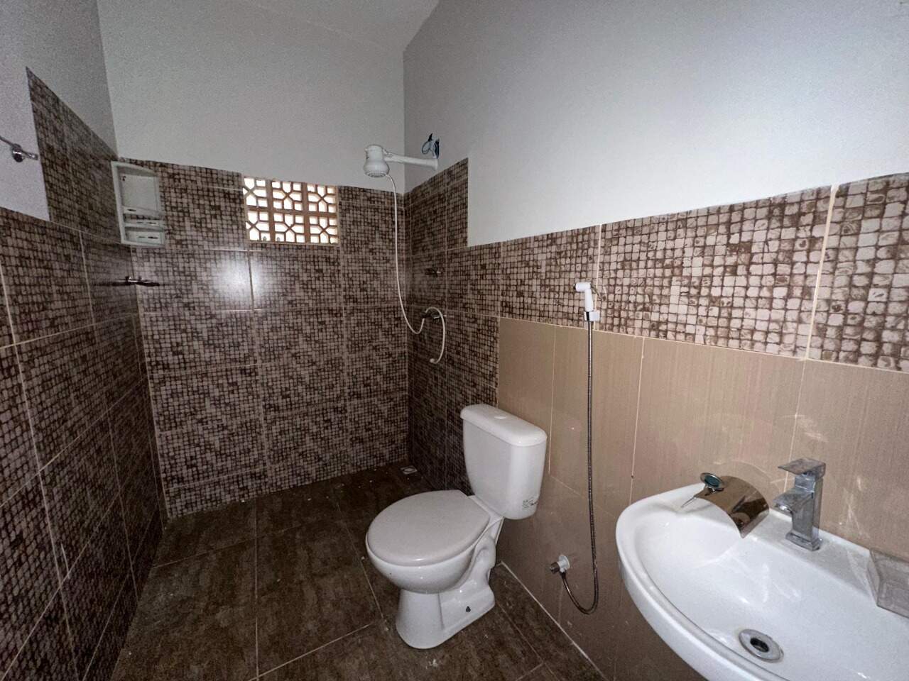 Apartamento 3 quartos para aluguel Ibituruna 107m² Montes Claros MG: Banheiro Social