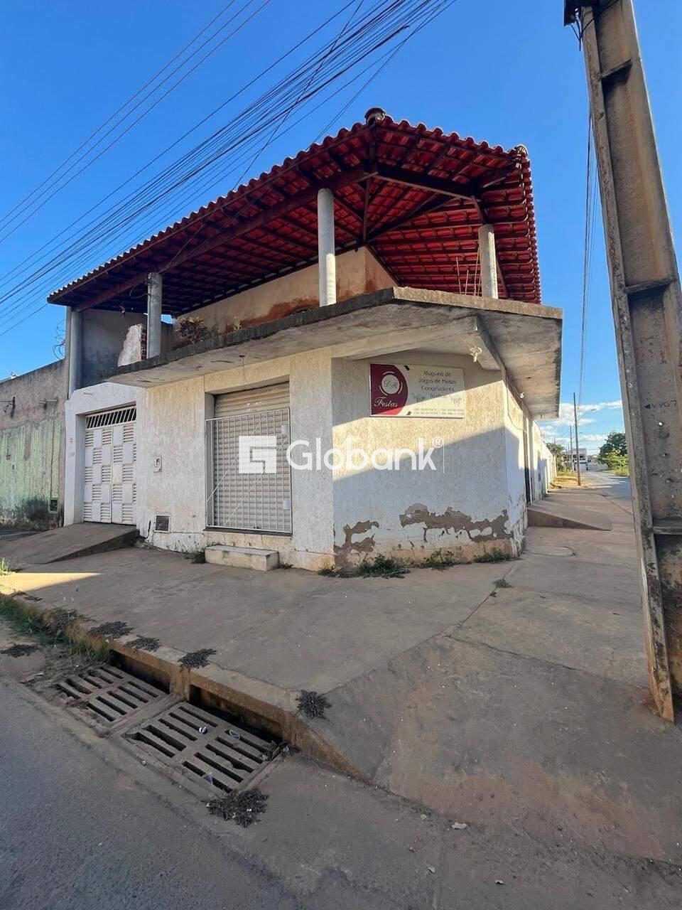 Casa 3 quartos à venda Vila Greice 360m² Montes Claros MG: FACHADA DA CASA