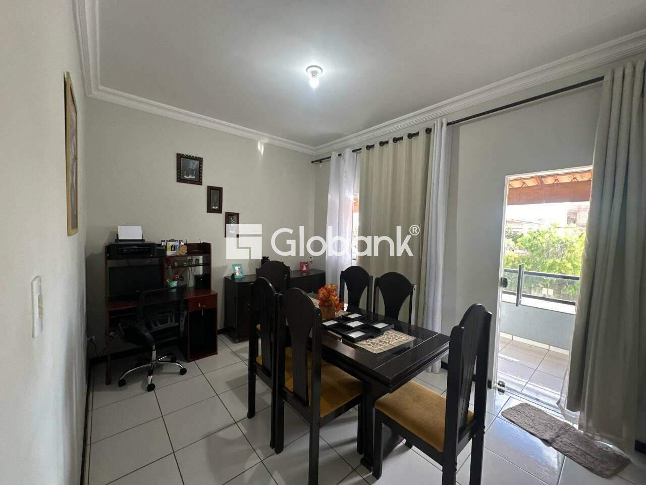 Sobrado 4 quartos à venda Independência 220m² Montes Claros MG: 