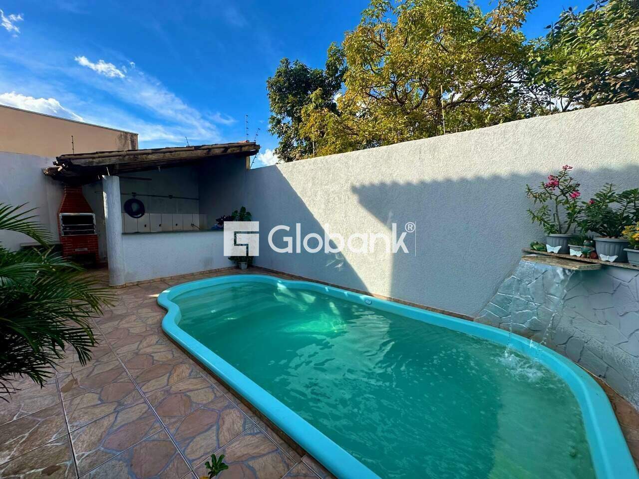 Sobrado 4 quartos à venda Independência 220m² Montes Claros MG: 
