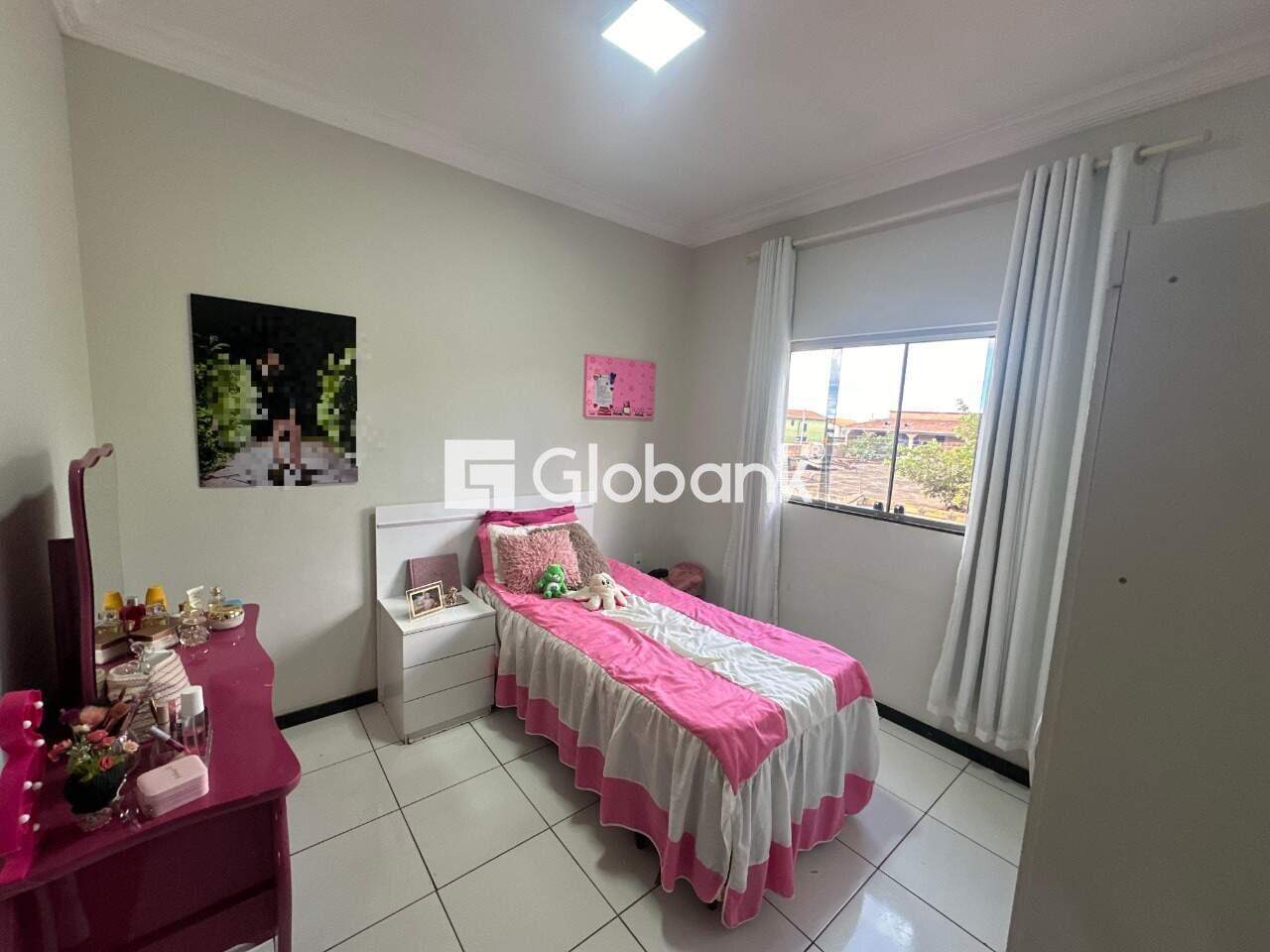 Sobrado 4 quartos à venda Independência 220m² Montes Claros MG: 