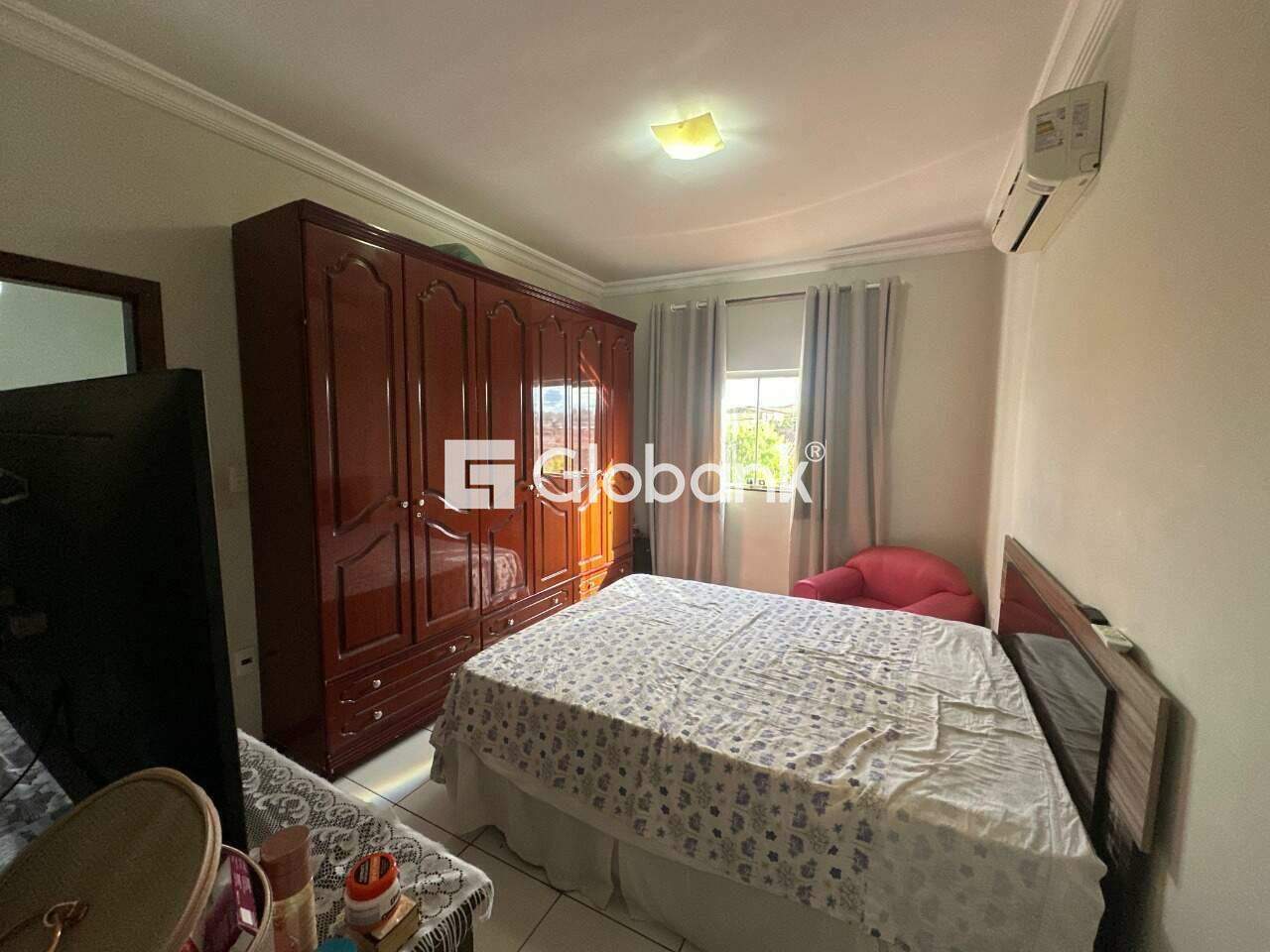 Sobrado 4 quartos à venda Independência 220m² Montes Claros MG: 