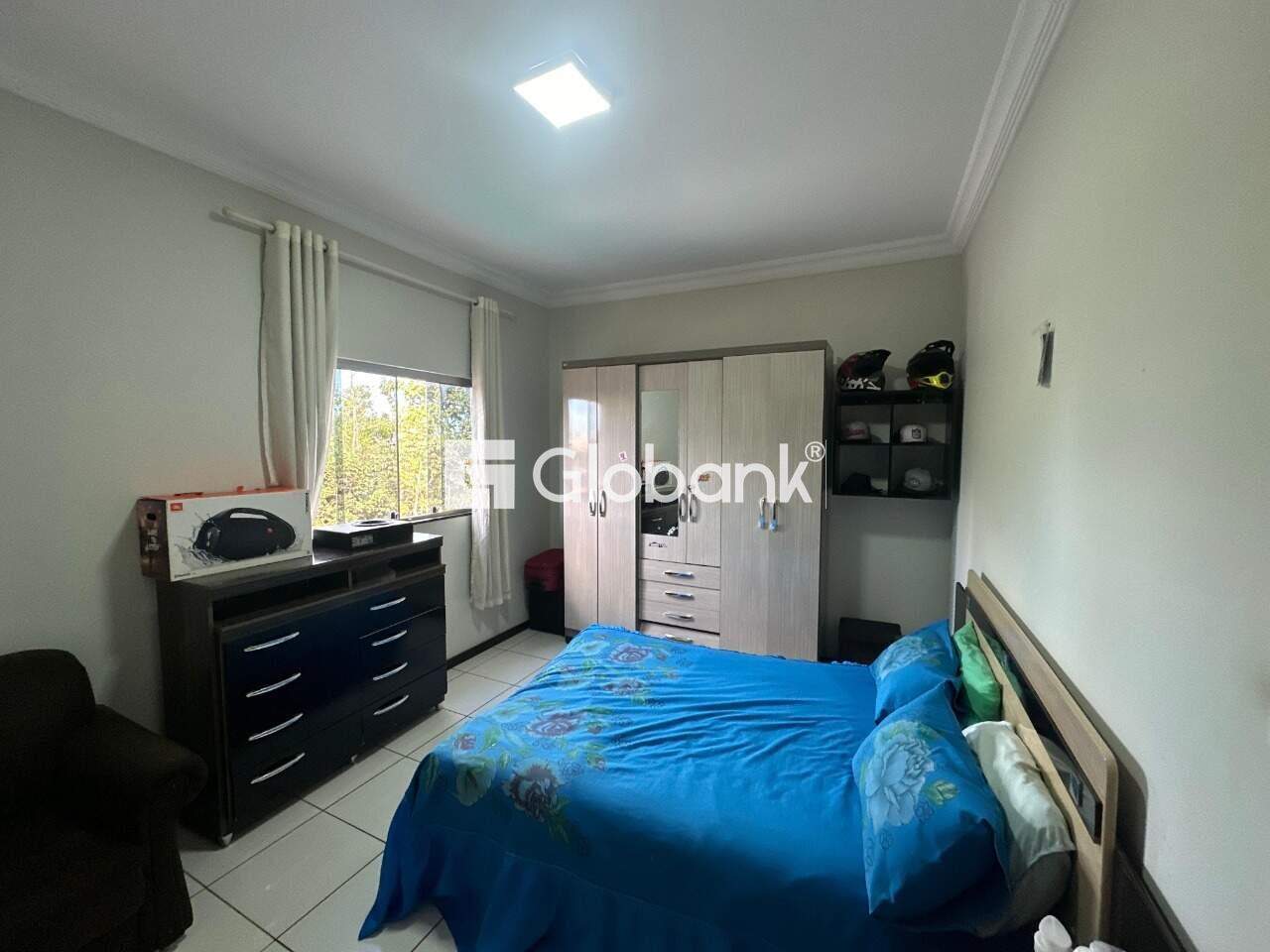 Sobrado 4 quartos à venda Independência 220m² Montes Claros MG: 