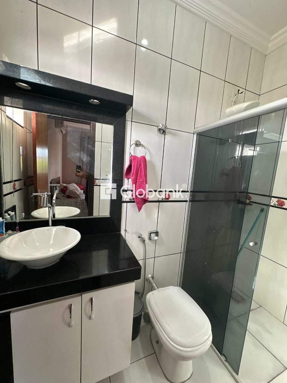 Sobrado 4 quartos à venda Independência 220m² Montes Claros MG: 