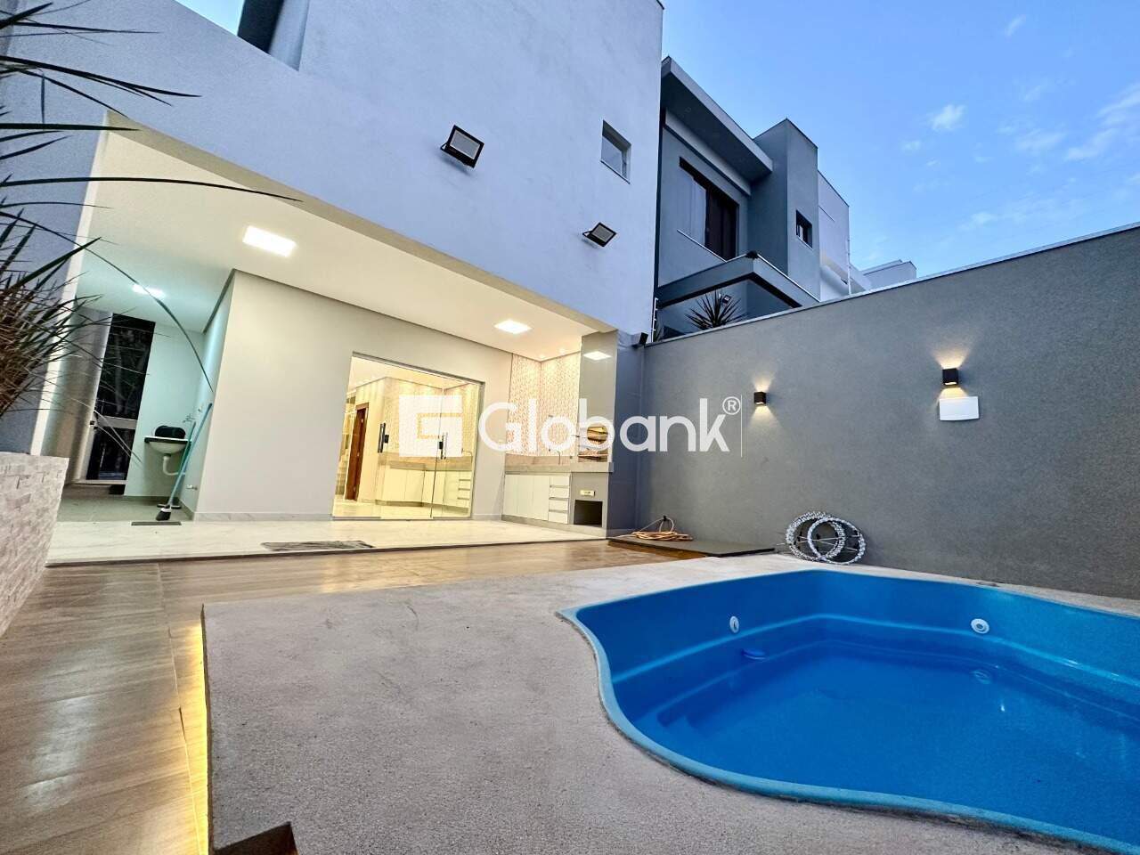 Casa 3 quartos à venda Sapucaia 180m² Montes Claros MG: Piscina