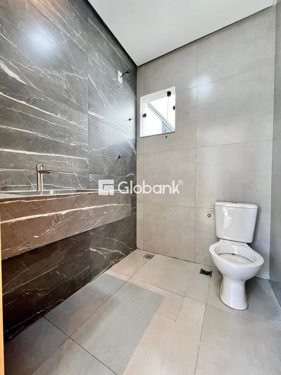 Casa 2 quartos à venda Residencial Monte Belo 70m² Montes Claros MG: Banho