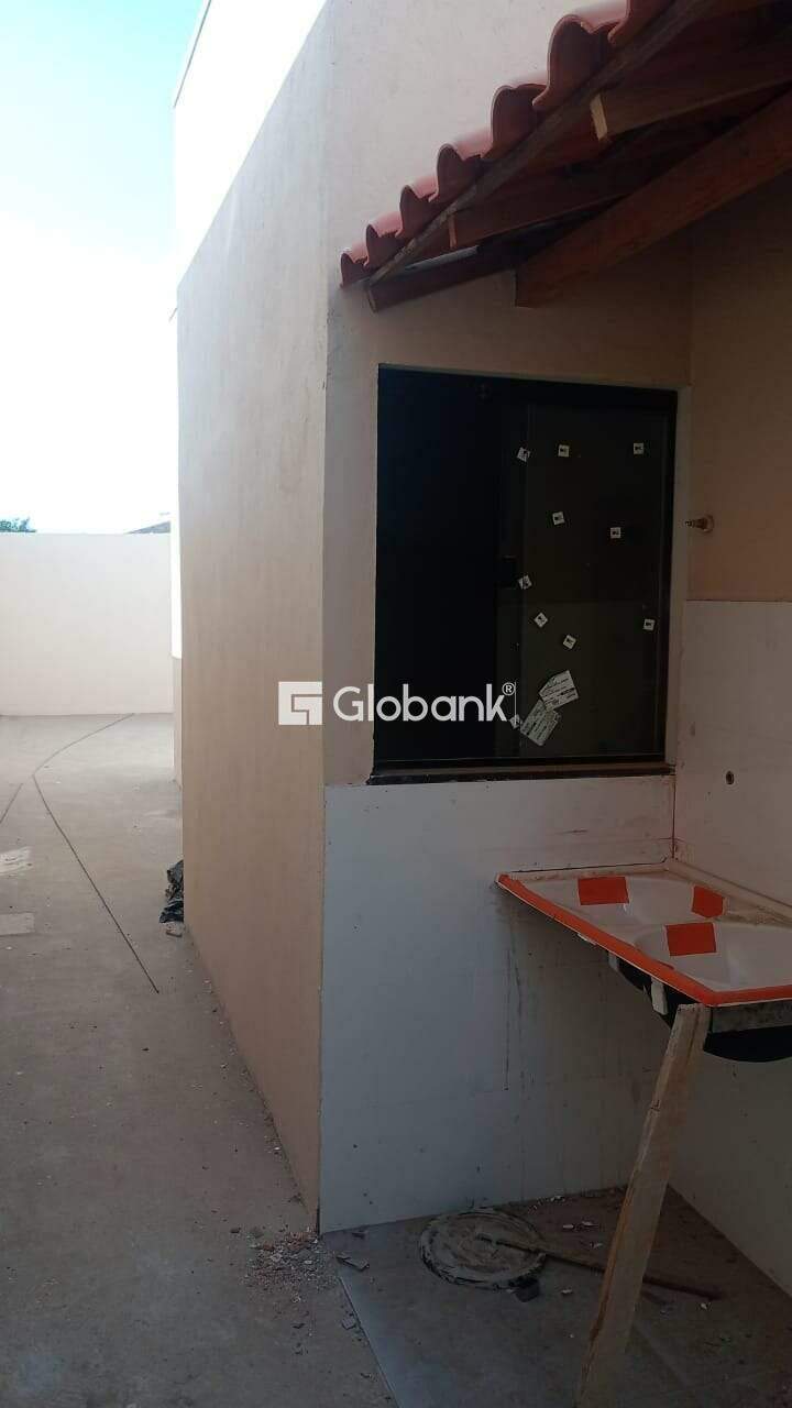 Casa 3 quartos à venda Santa Rafaela 70m² Montes Claros MG: Foto  rea de servi o