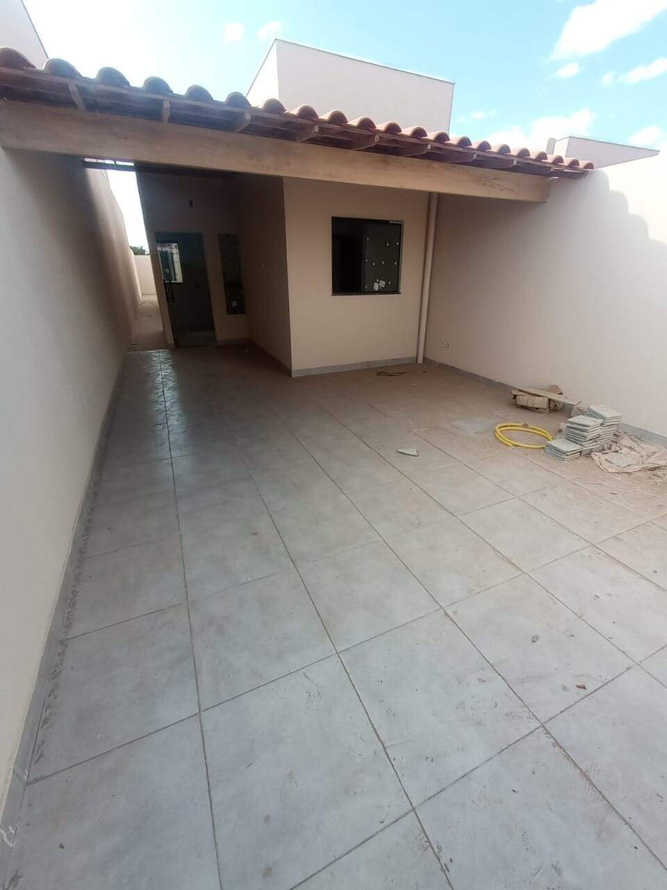 Casa 3 quartos à venda Santa Rafaela 70m² Montes Claros MG: Garagem