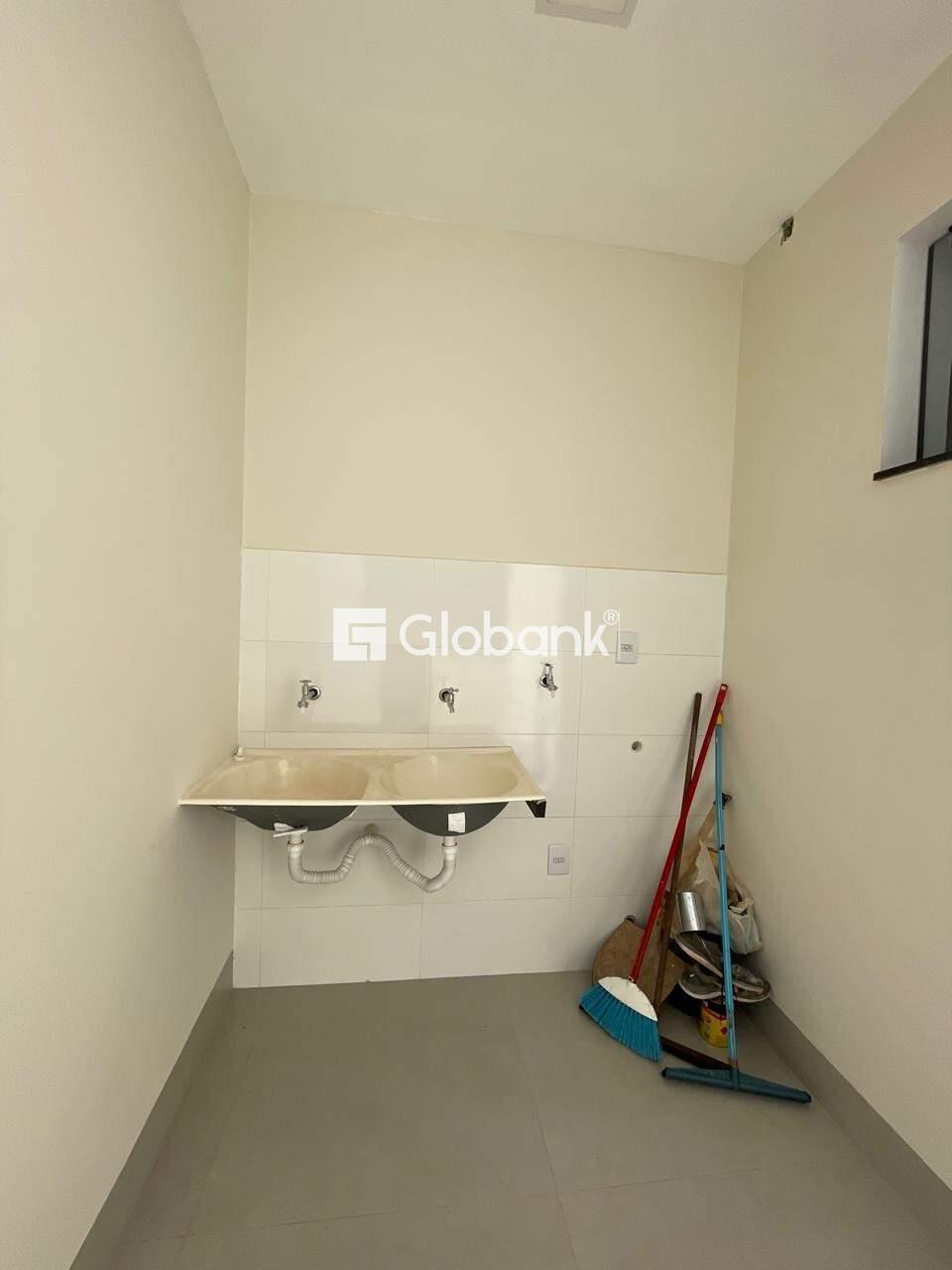 Casa em condomínio 3 quartos à venda Residencial Villa Segura 140m² Montes Claros MG: REA DE SERVI O