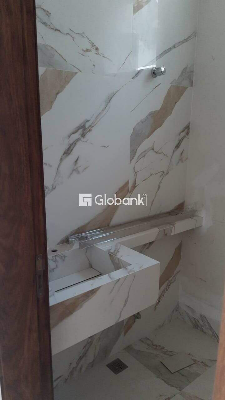 Casa 4 quartos à venda Ibituruna 225m² Montes Claros MG: 5