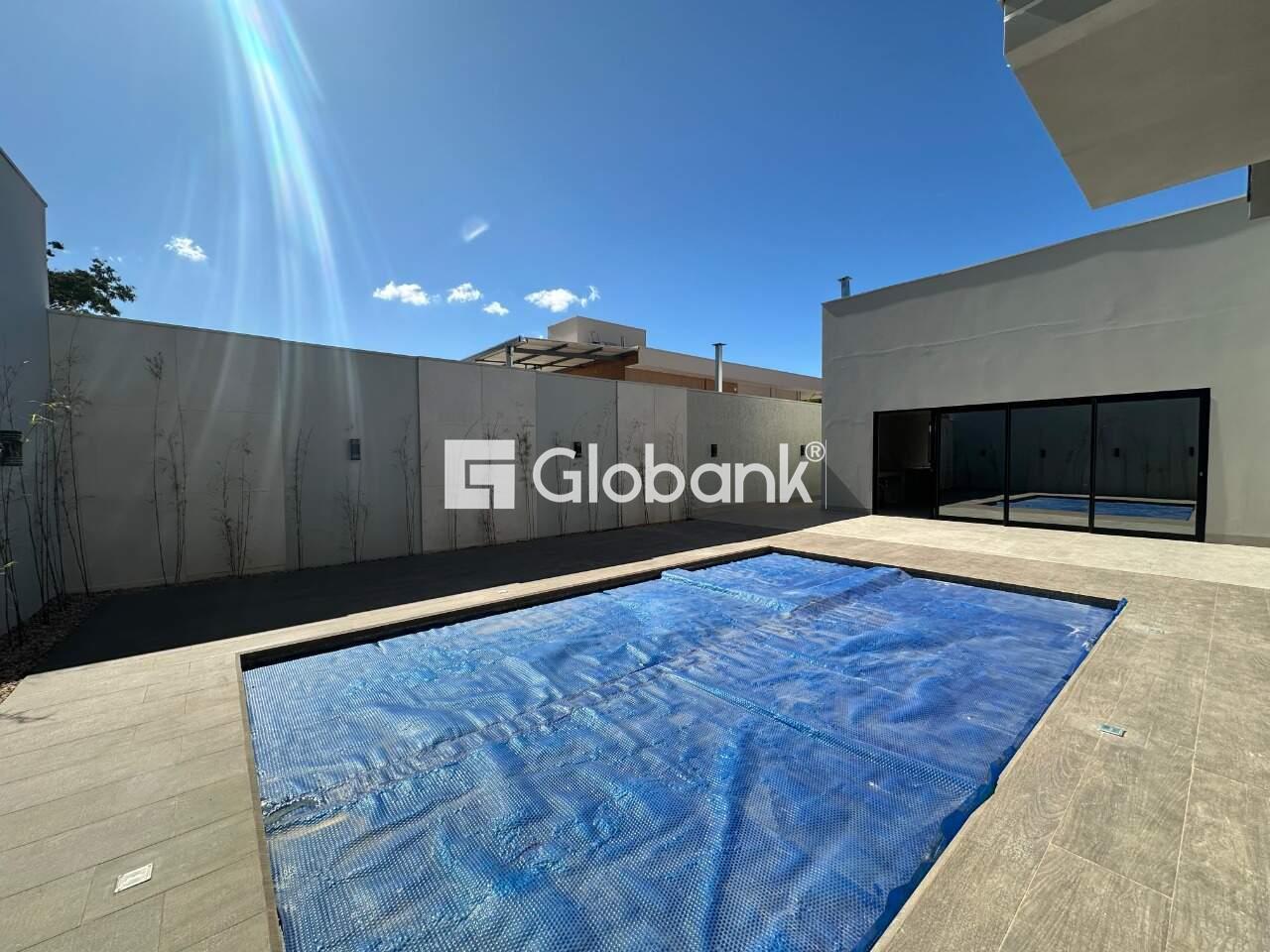 Casa em condomínio 3 quartos à venda Ibituruna 250m² Montes Claros MG: rea externa com piscina