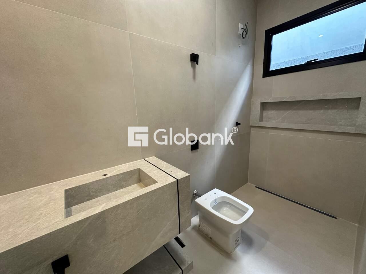 Casa em condomínio 3 quartos à venda Ibituruna 250m² Montes Claros MG: banheiro da su te 2