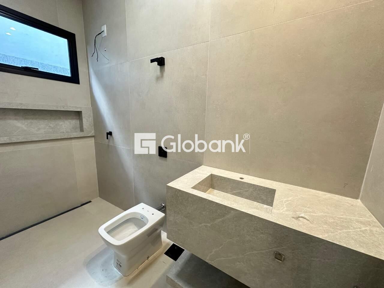 Casa em condomínio 3 quartos à venda Ibituruna 250m² Montes Claros MG: Banheiro su te 1