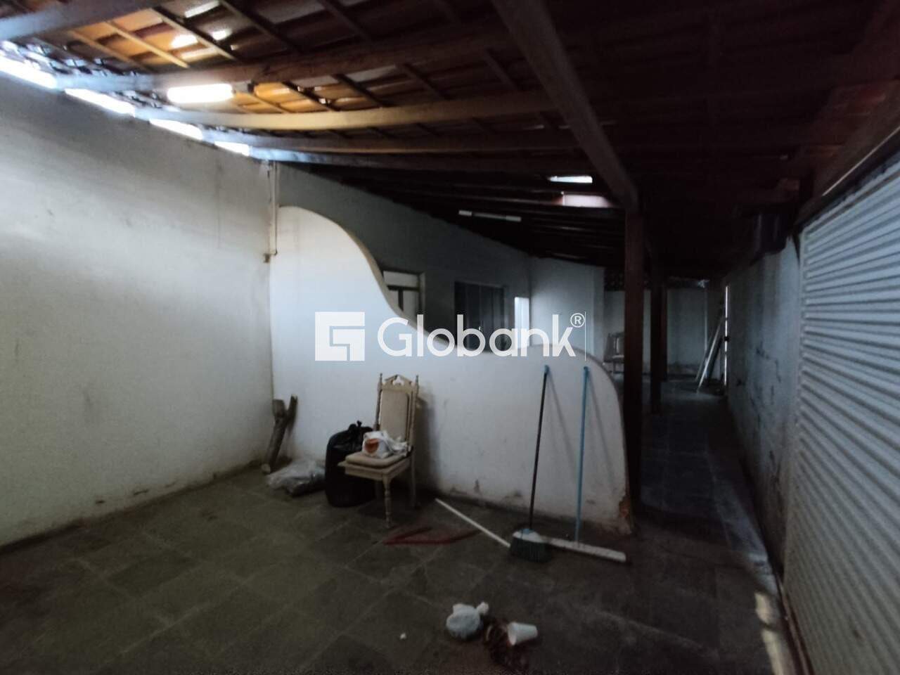 Casa 6 quartos à venda Edgar Pereira 260m² Montes Claros MG: 