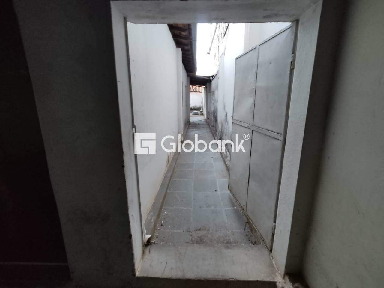 Casa 6 quartos à venda Edgar Pereira 260m² Montes Claros MG: 