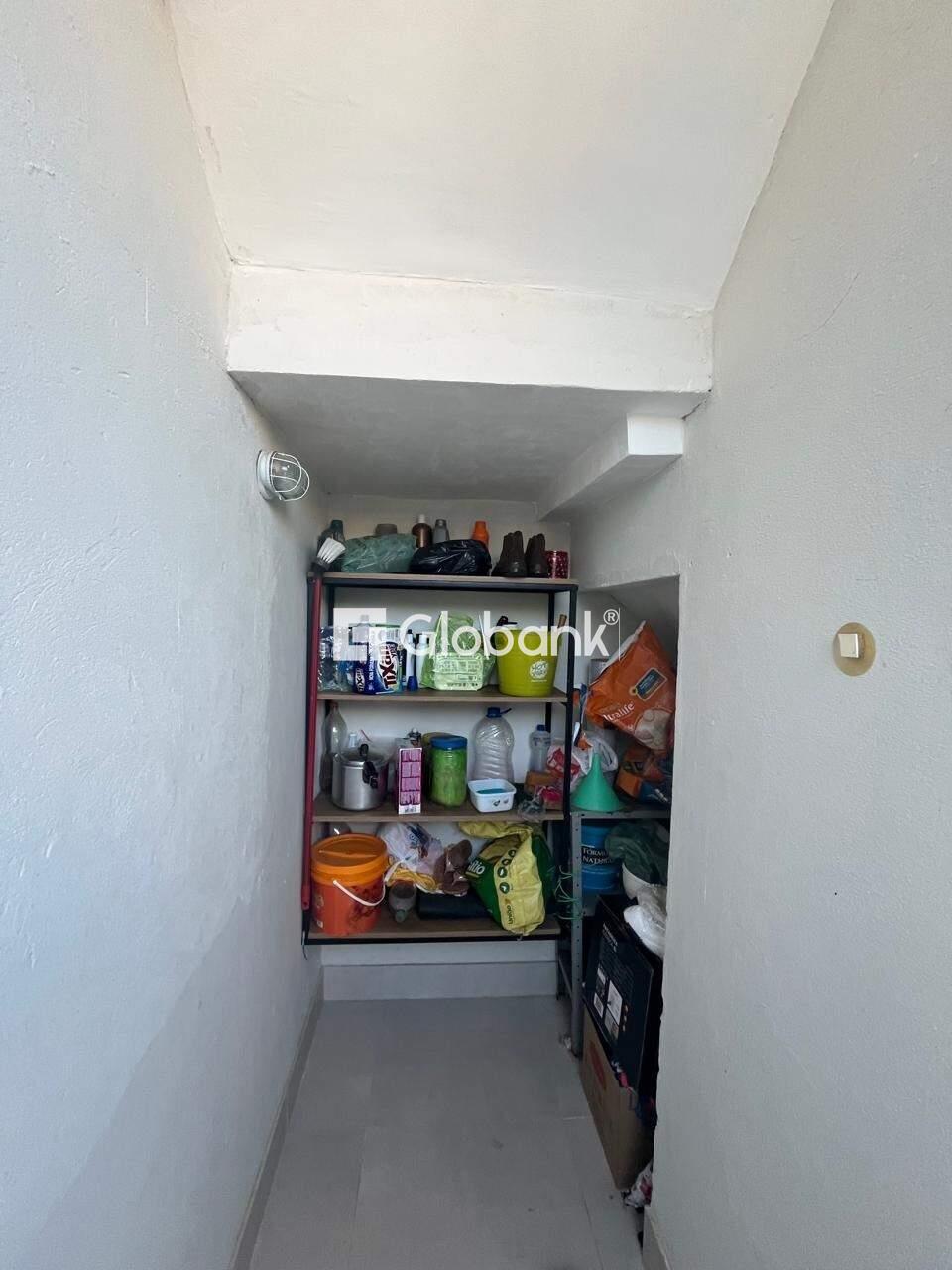 Casa 3 quartos à venda Monte Alegre 250m² Montes Claros MG: DESPENSA