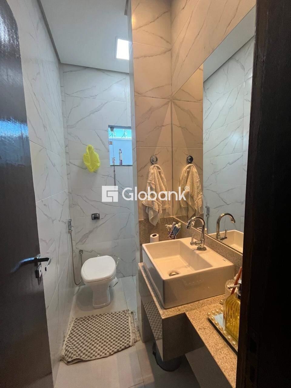 Casa 3 quartos à venda Monte Alegre 250m² Montes Claros MG: BANHEIRO SOCIAL