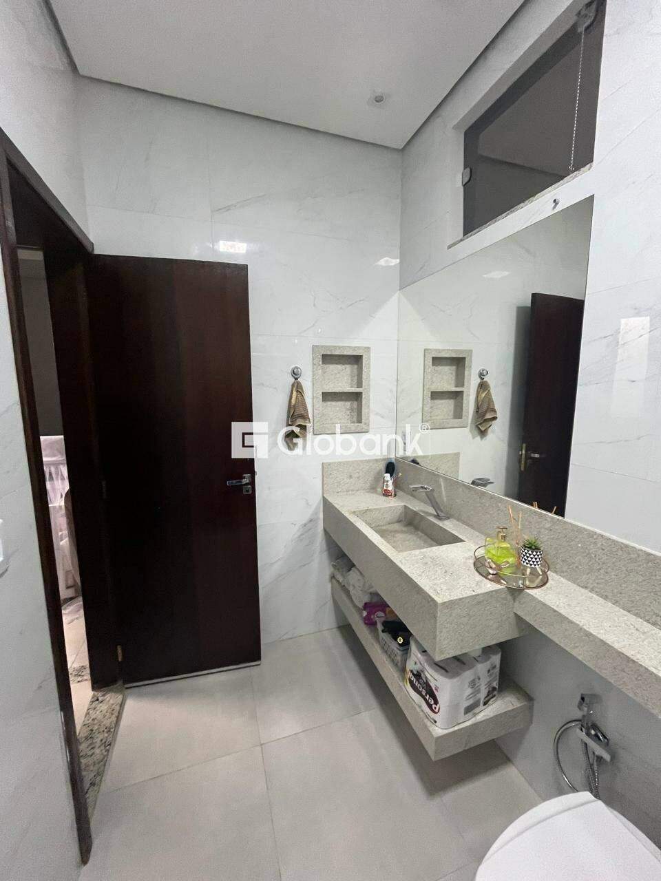 Casa 3 quartos à venda Monte Alegre 250m² Montes Claros MG: 