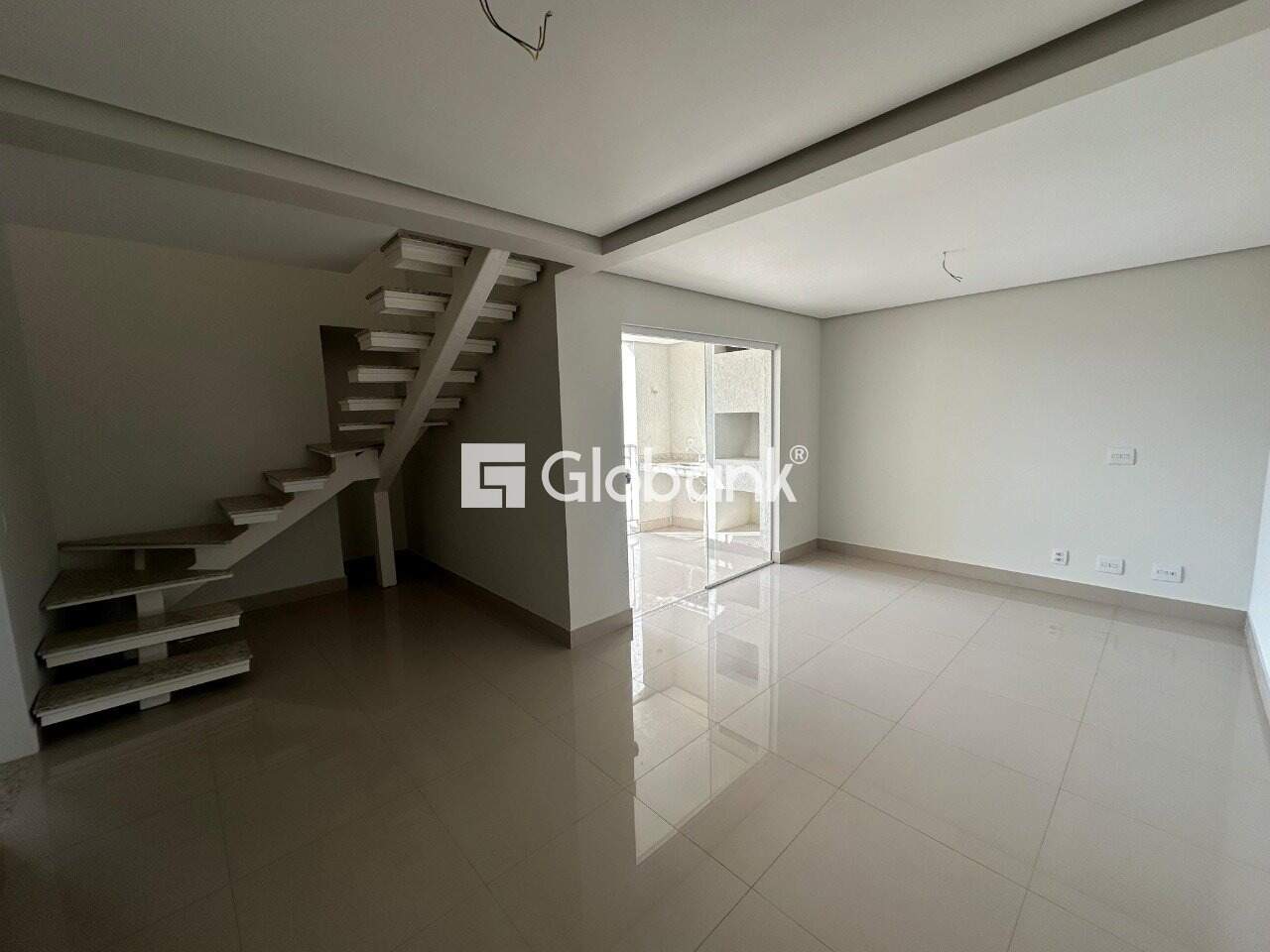 Cobertura 4 quartos para aluguel São José 140m² Montes Claros MG: Sala