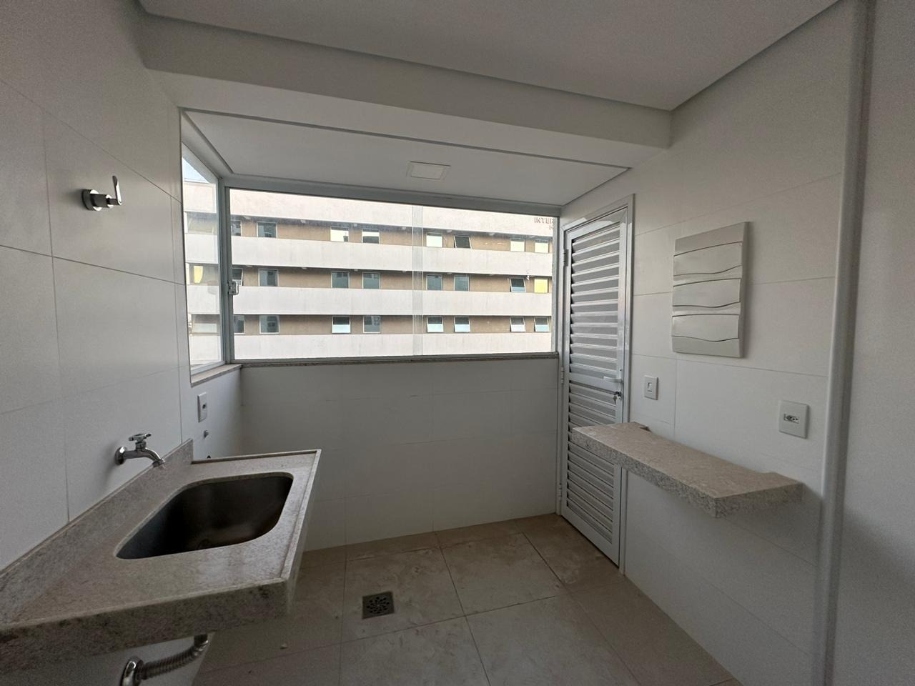 Apartamento 3 quartos à venda Todos os Santos 106m² Montes Claros MG: rea de servi o