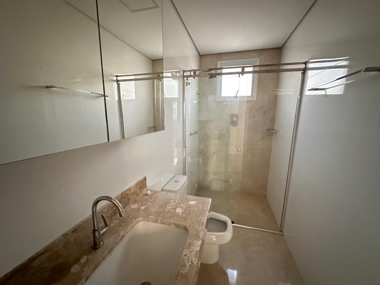 Apartamento 3 quartos à venda Todos os Santos 106m² Montes Claros MG: Banho social