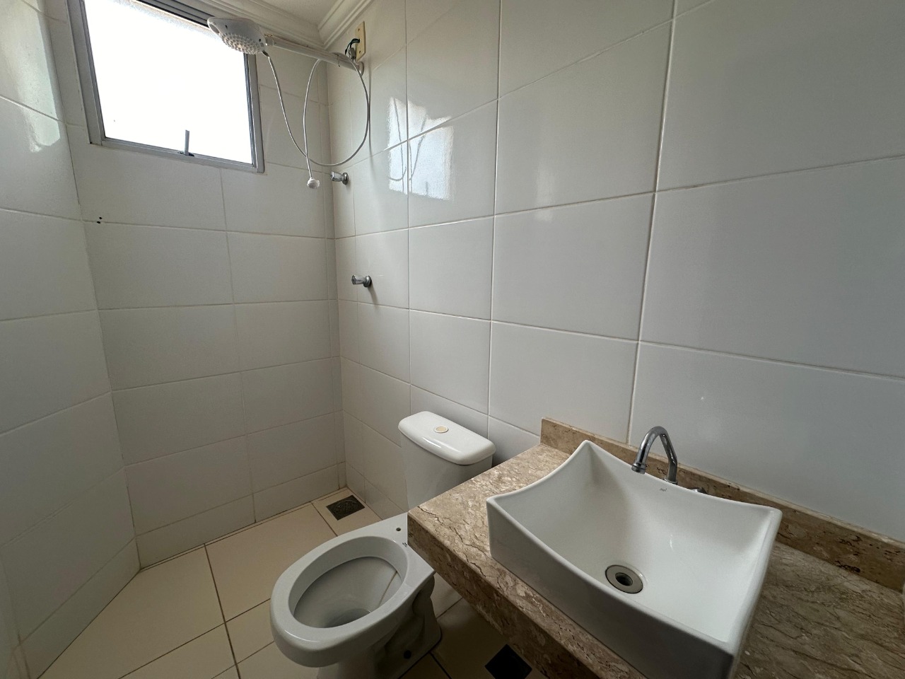 Apartamento 2 quartos para aluguel Morada do Sol 72m² Montes Claros MG: Banheiro social