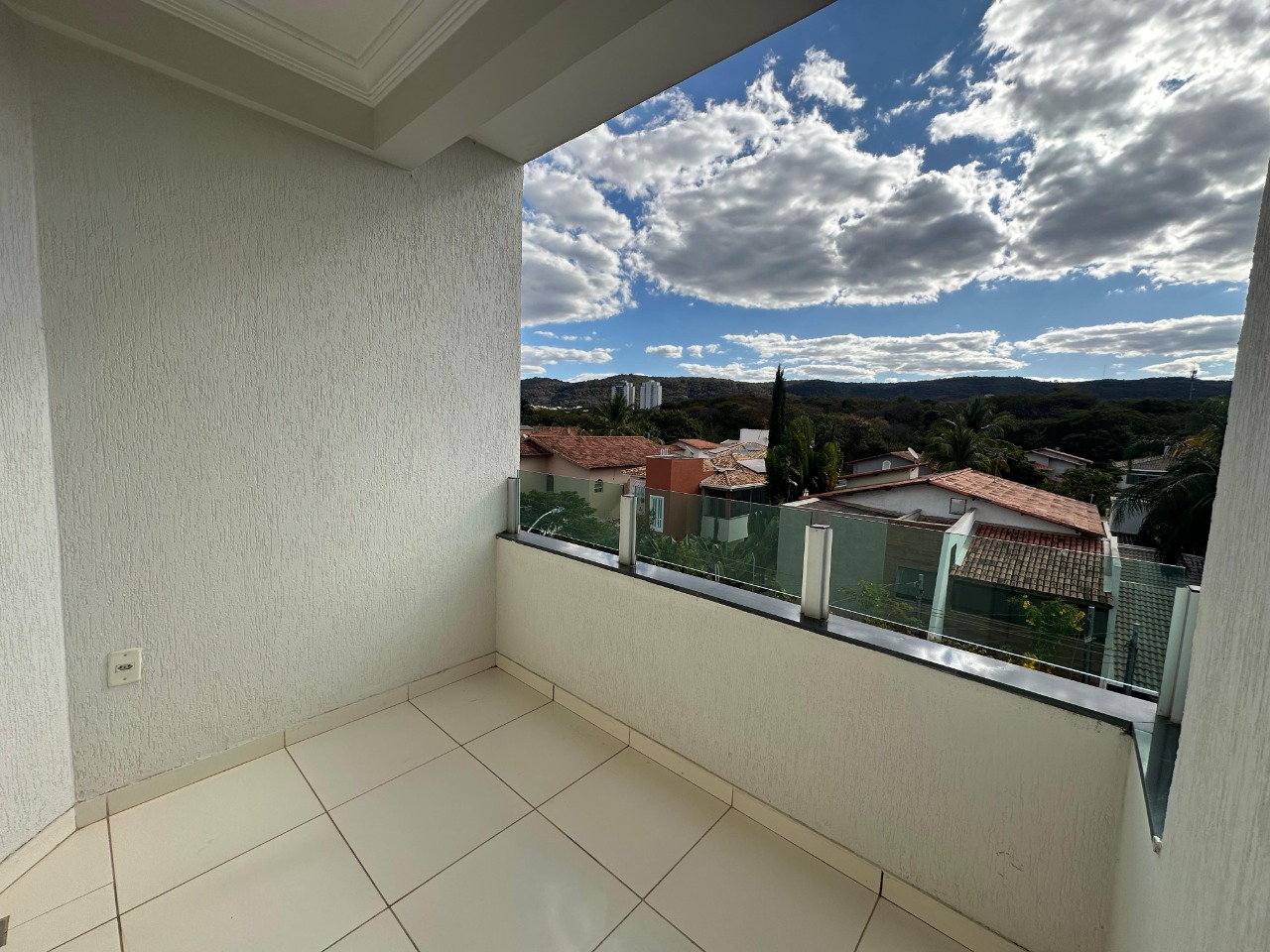 Apartamento 2 quartos para aluguel Morada do Sol 72m² Montes Claros MG: Sacada