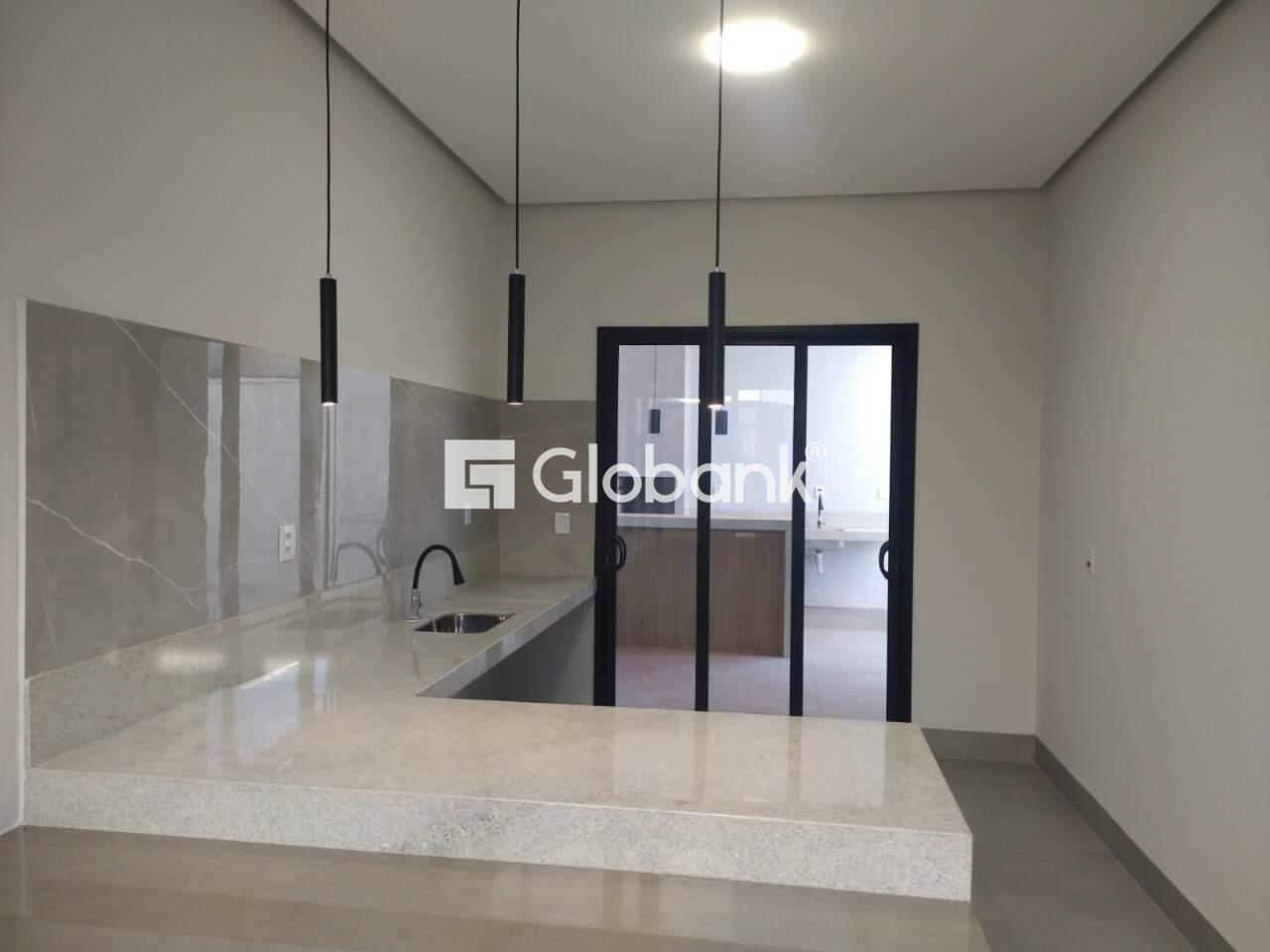 Casa em condomínio 3 quartos à venda Residencial Villa Segura 140m² Montes Claros MG: Foto da cozinha com bancadas e lumin rias