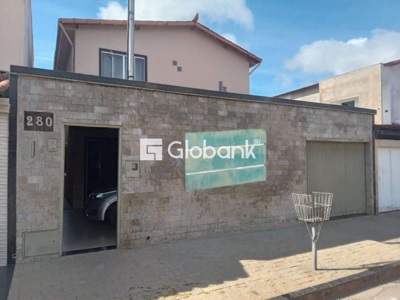 Casa 4 quartos à venda Universitário 178m² Montes Claros MG: 